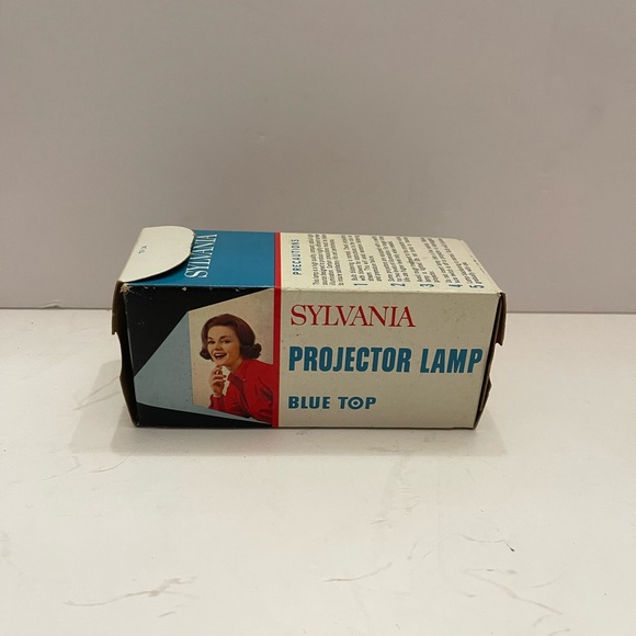 DJL Sylvania Projector Lamp Top Blue 150 Watts 120-125V 15 Hrs - Picture 1 of 5